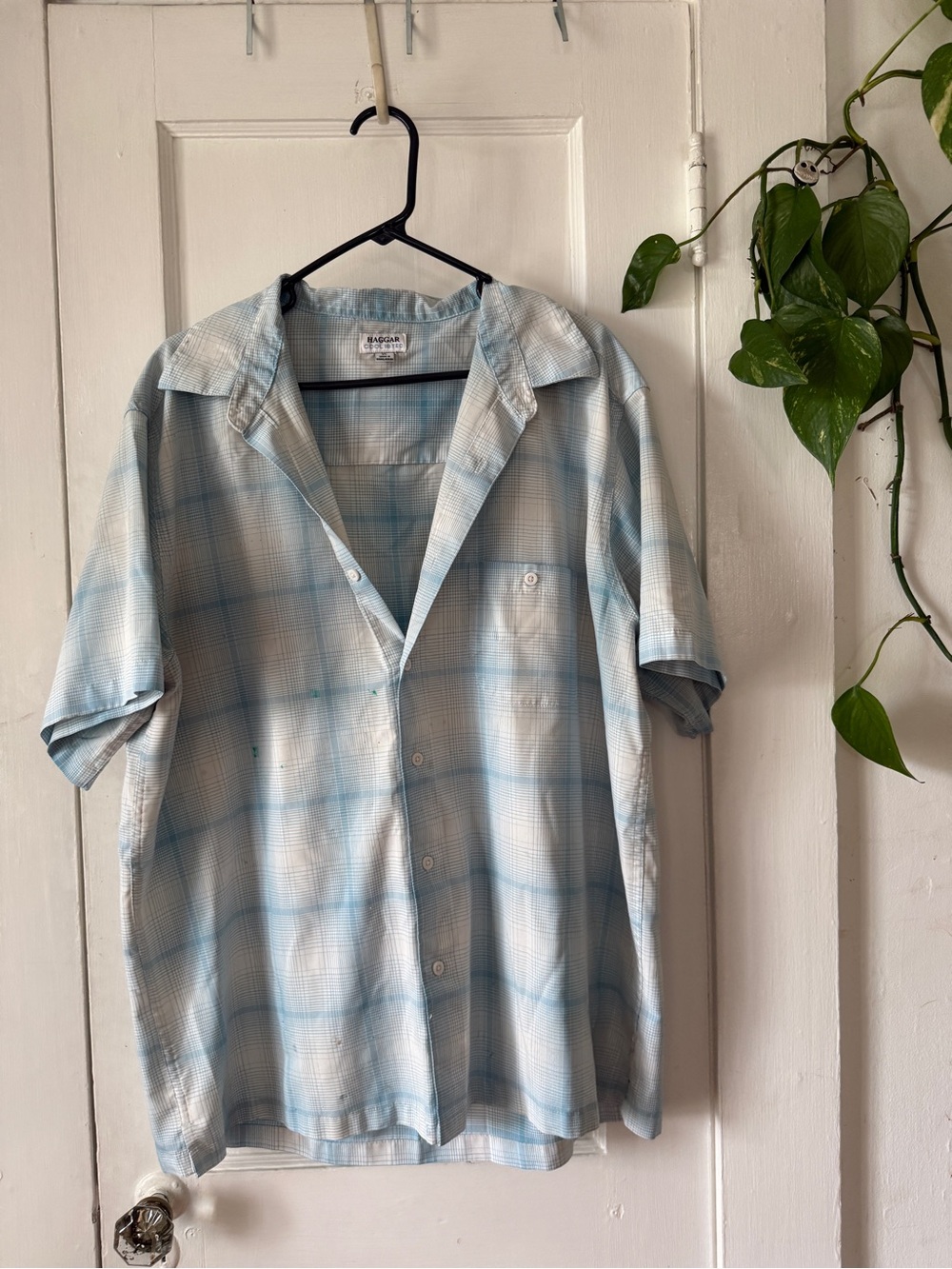 Haggar Cool 1B TEC Pale Blue and White Plaid Short-Sleeve Button-Up Shirt